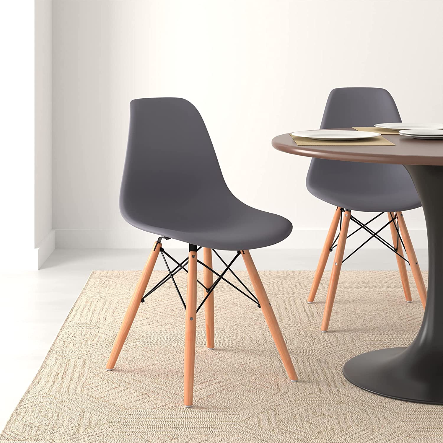 Plastic Eames chair - Image 5