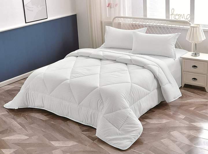 White stripped binded duvet set